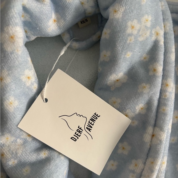 Djerf Avenue Dream Cake Robe - Picture 4 of 4